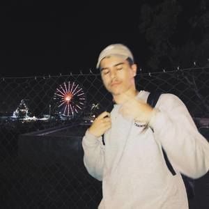 Meet your Posher, Lennon